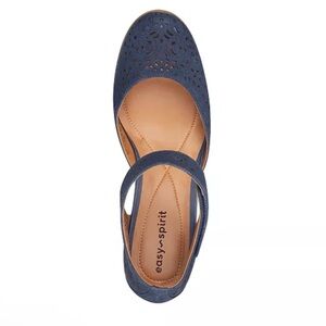 Easy Spirit
Women's Cindie Round Toe Dress Pumps
Color:Navy Leather
Size: 7.5 M